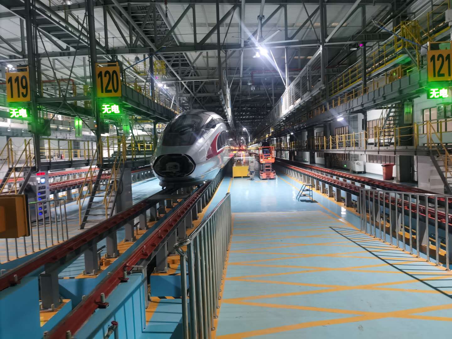 光織纜綜合布線品牌順利完成供貨廣州南站動(dòng)車維修車間監(jiān)控和消防項(xiàng)目